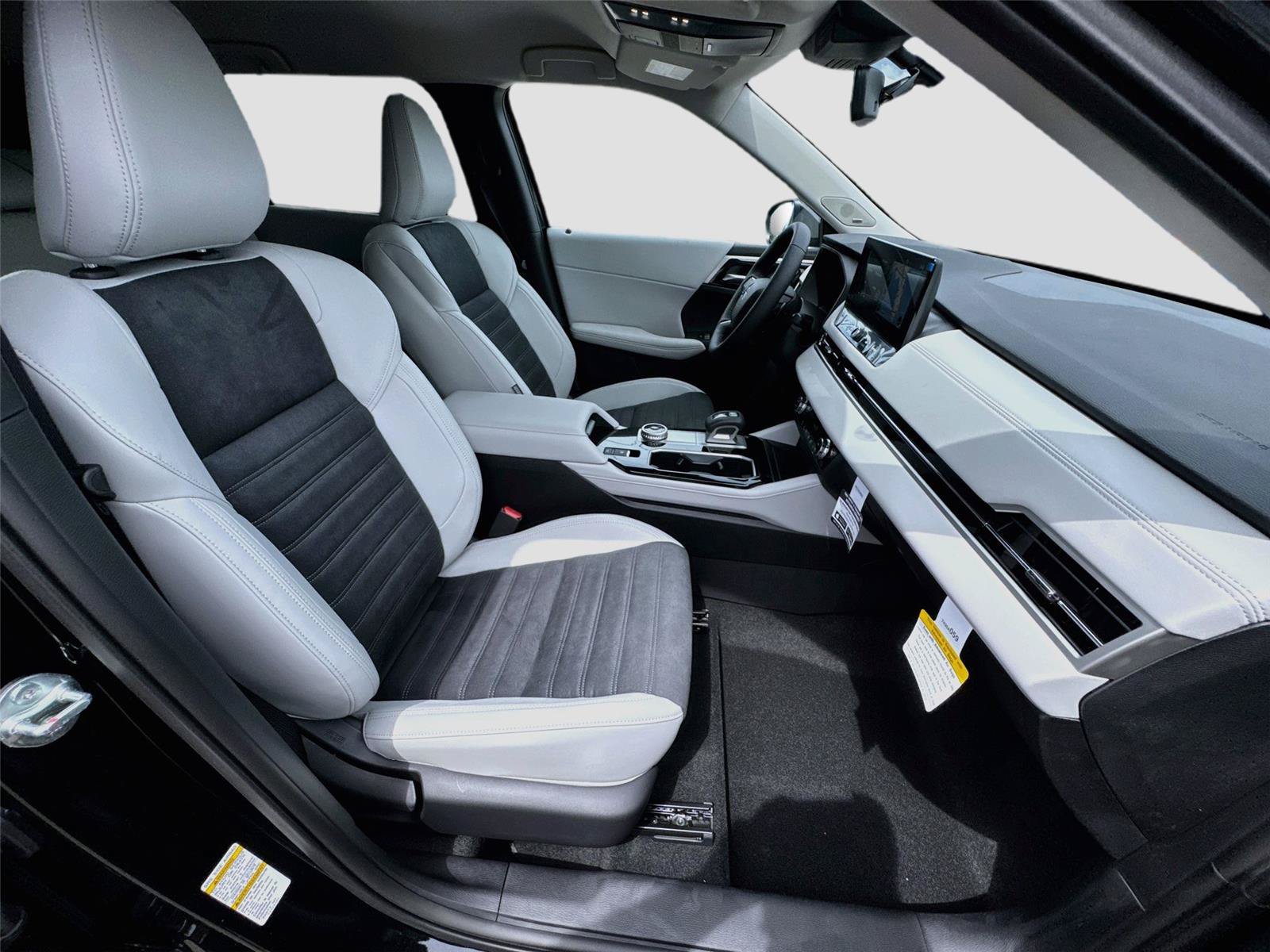 New 2026 Mitsubishi Outlander SE FWD image 30