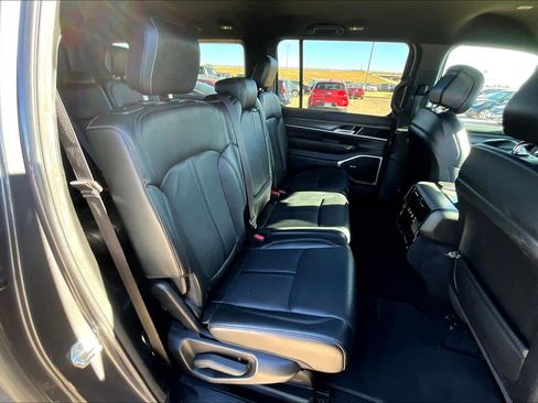 Used 2023 Jeep Wagoneer L Series III image 18