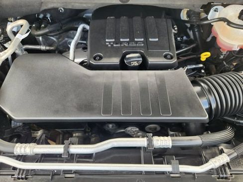 Used 2024 Chevrolet Silverado 1500 Custom AWD/4WD image 30