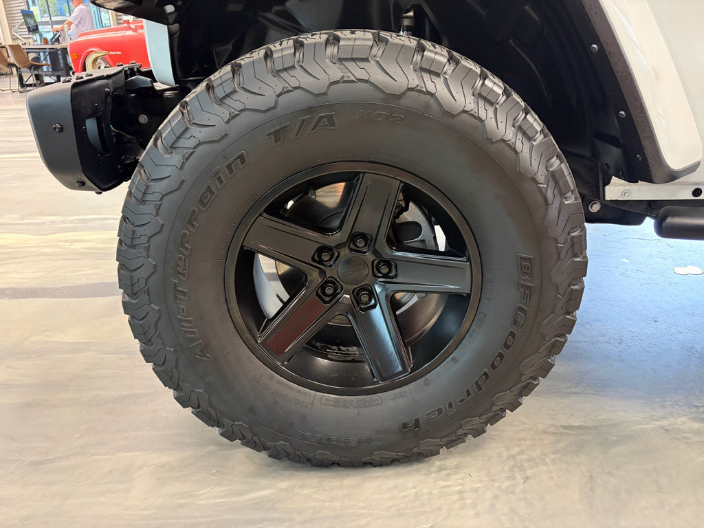 Used 2022 Jeep Wrangler Unlimited Rubicon w/ Trailer Tow Package AWD/4WD image 23