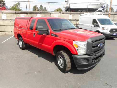 Used 2014 Ford F250 XL w/ Power Equipment Group AWD/4WD image 4