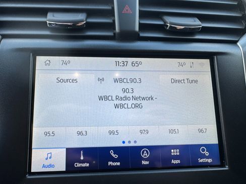 Used 2020 Ford Fusion SE image 12