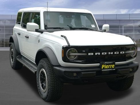 New 2026 Ford Bronco Outer Banks w/ Sasquatch Package AWD/4WD image 2