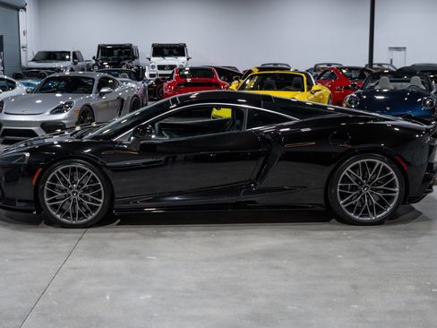 Used 2021 McLaren GT image 3