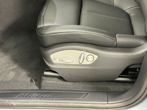 Certified 2026 Porsche Macan AWD/4WD image 15