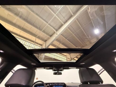 Certified 2024 Ford F350 Platinum w/ Tremor Off-Road Package image 19