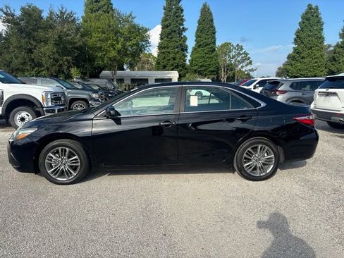 Used 2017 Toyota Camry SE FWD image 8