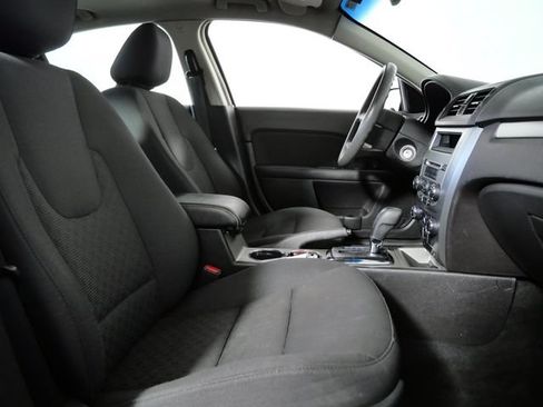 Used 2010 Ford Fusion SE FWD image 11