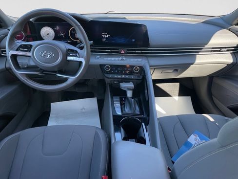 Used 2023 Hyundai Elantra SEL w/ Convenience Package FWD image 16
