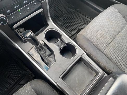 Used 2017 Toyota Camry LE image 16