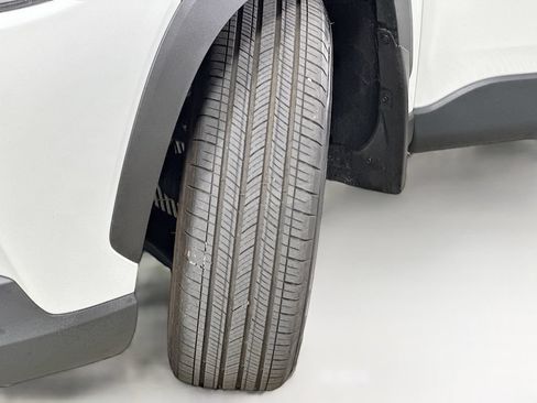 Used 2025 Toyota Corolla Cross LE FWD image 25