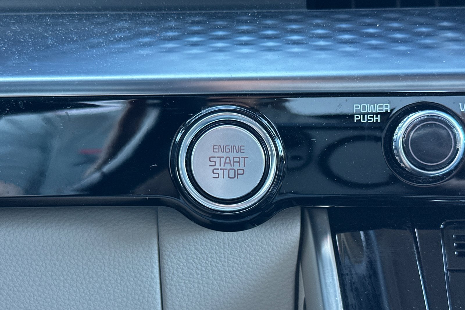 Used 2024 Kia Carnival SX Prestige FWD image 31