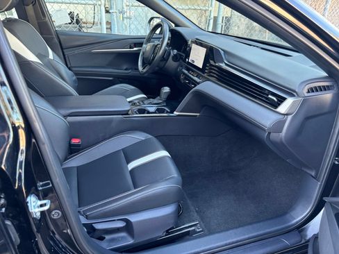 Used 2025 Toyota Camry SE FWD image 35