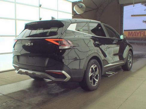 Used 2024 Kia Sportage LX image 8