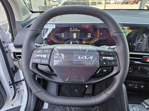 New 2026 Kia Sportage LX image 14