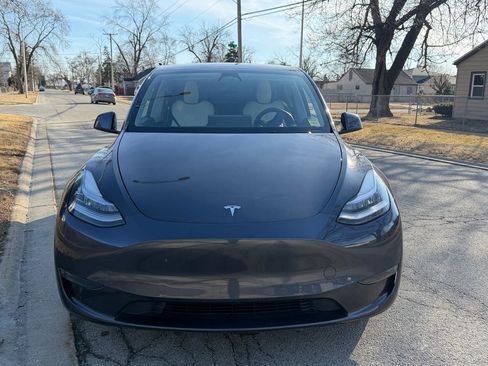 Used 2021 Tesla Model Y Long Range image 2