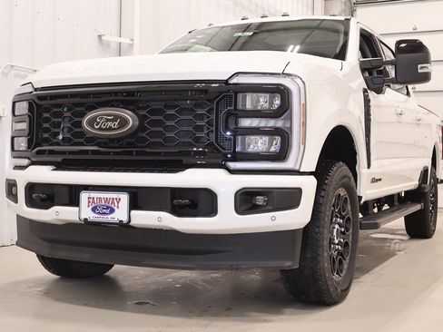 New 2026 Ford F250 Lariat w/ Black Appearance Package image 5