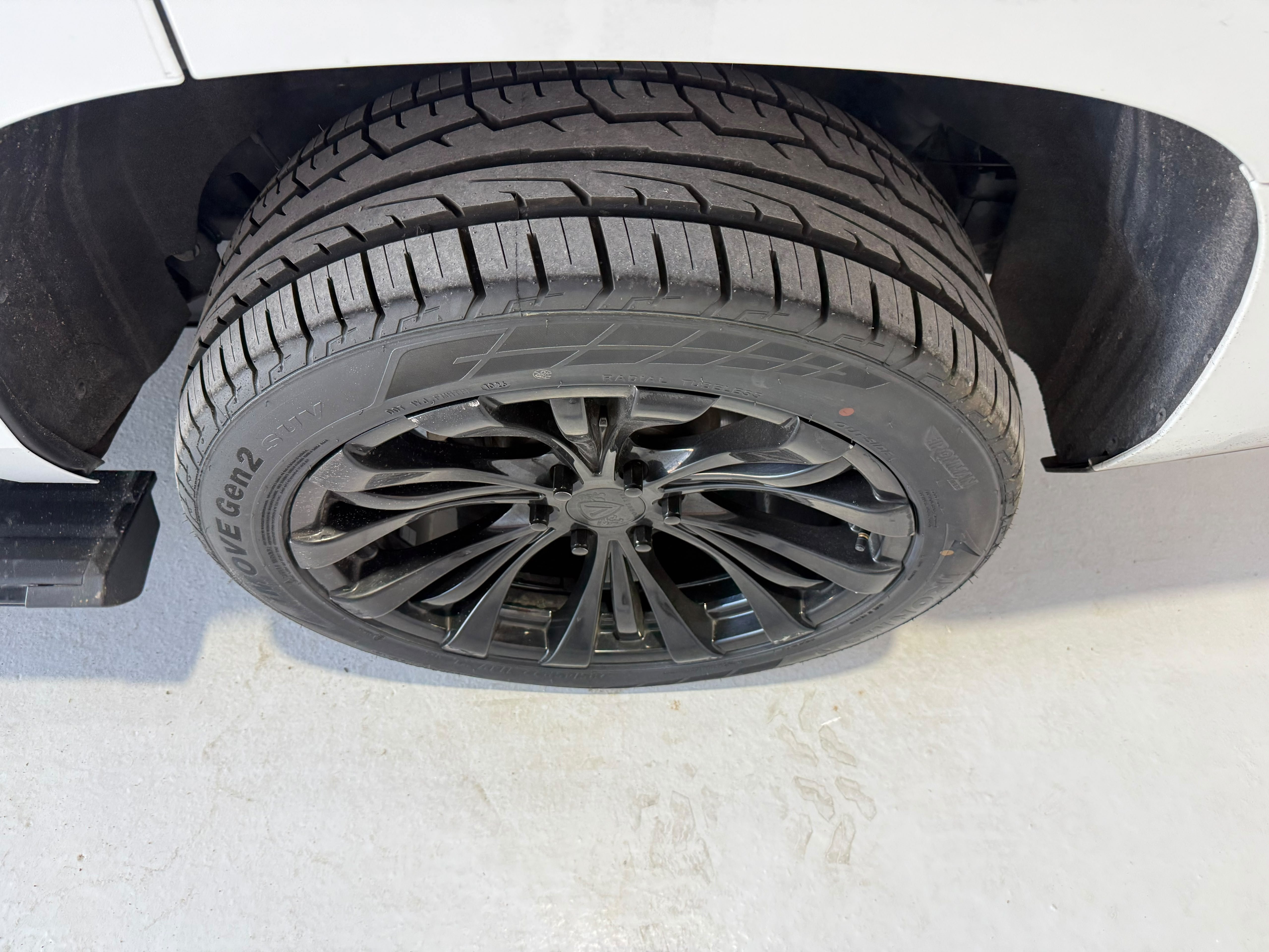 Used 2020 Cadillac Escalade Platinum AWD/4WD image 28