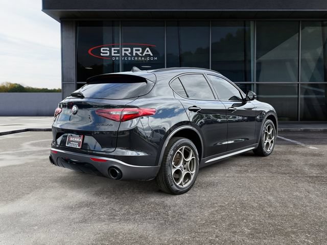 Used 2023 Alfa Romeo Stelvio Ti AWD/4WD image 5