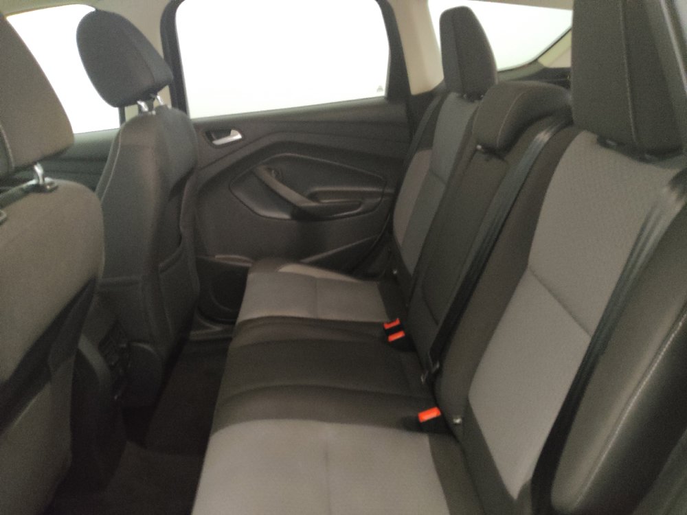 Used 2017 Ford Escape SE w/ SE Cold Weather Package AWD/4WD image 18