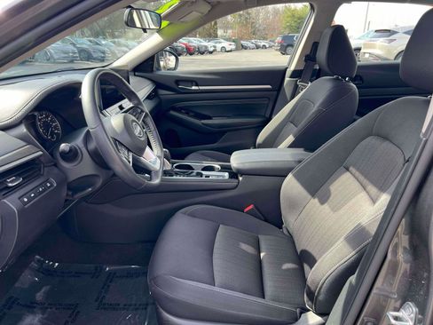 Used 2023 Nissan Altima 2.5 SV w/ SV Premium Package image 24