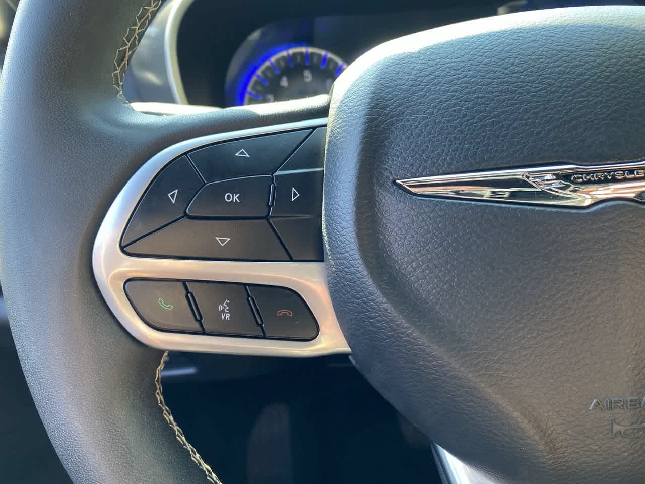 Used 2025 Chrysler Pacifica Select FWD image 20