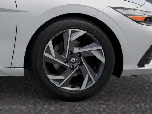 New 2025 Hyundai Elantra SEL image 8