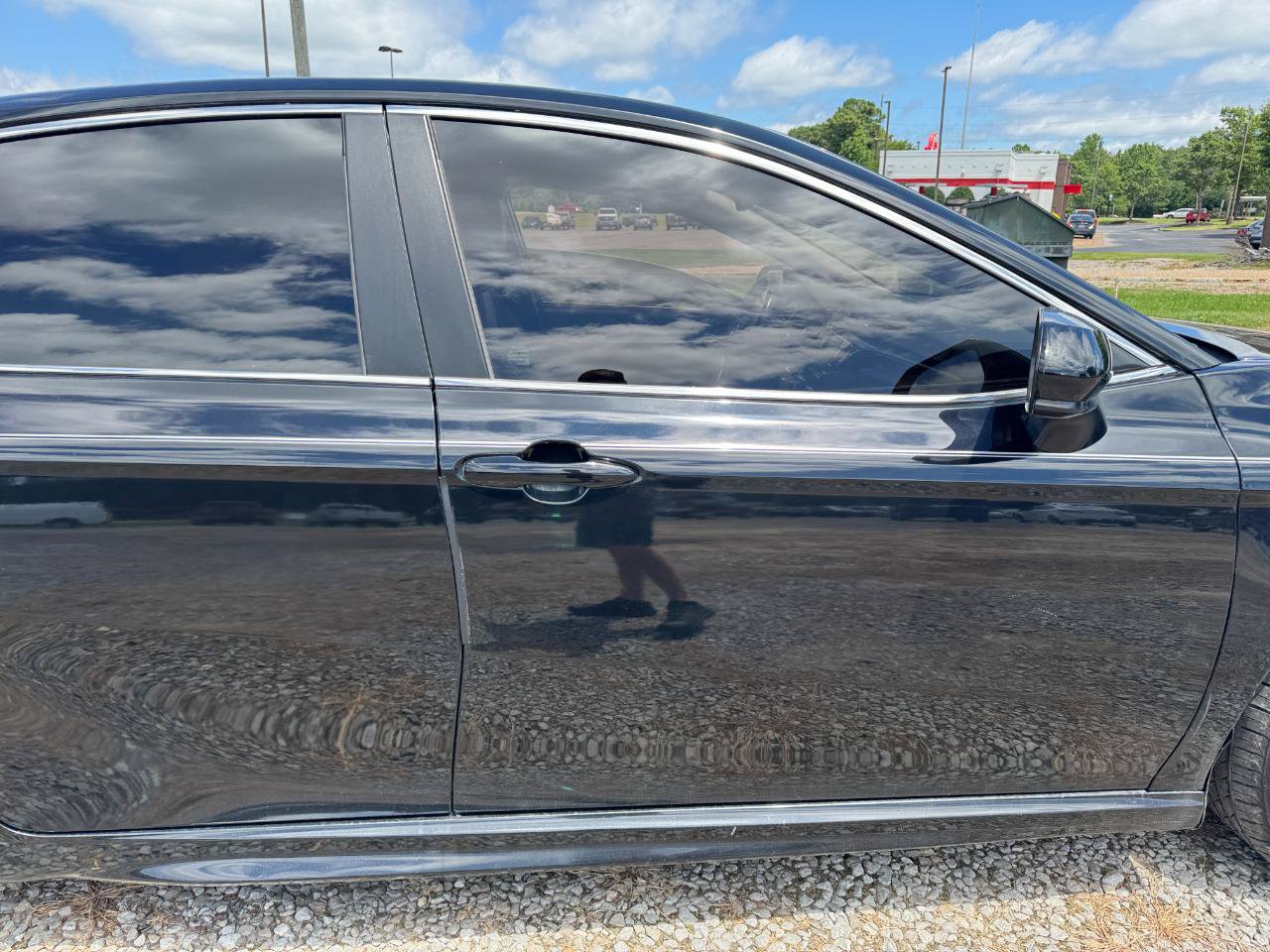 Used 2019 Toyota Camry SE w/ Carpet Mat Package FWD image 8