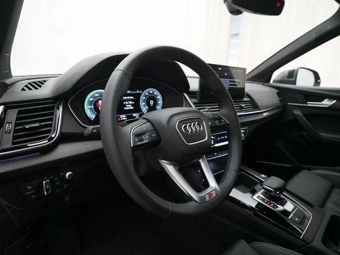 Used 2024 Audi Q5 e Prestige image 8