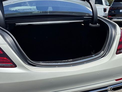 Used 2020 Mercedes-Benz S 560 Sedan image 25