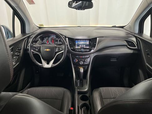 Used 2022 Chevrolet Trax LT w/ Driver Confidence Package image 11