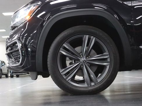 Used 2021 Volkswagen Atlas SE w/ Panoramic Sunroof Package FWD image 12