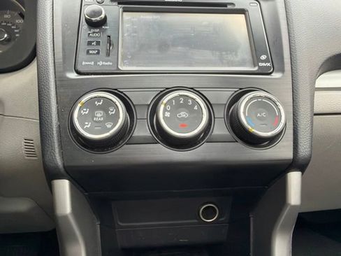 Used 2015 Subaru Forester 2.5i Premium AWD/4WD image 23