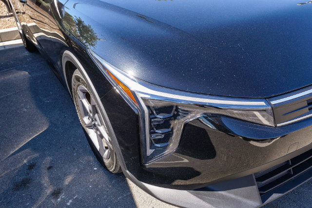 Certified 2025 Kia K4 FWD image 2