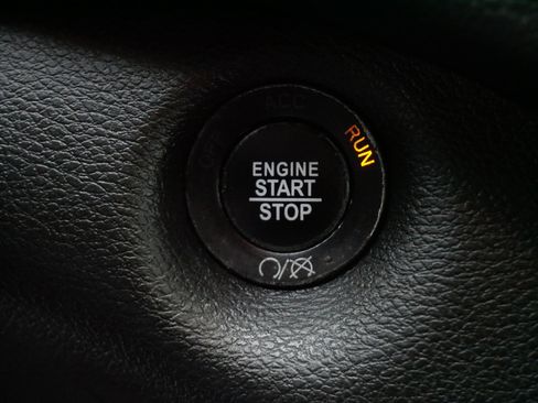 Used 2019 Jeep Cherokee Limited w/ Technology Group image 31