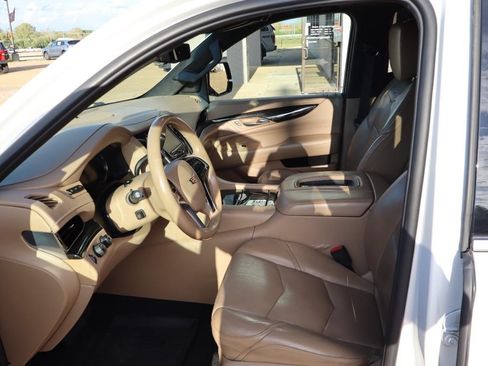 Used 2019 Cadillac Escalade ESV Platinum AWD/4WD image 9