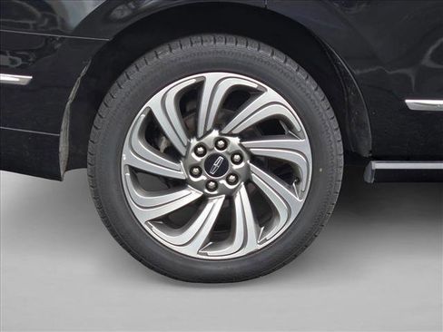 Used 2023 Lincoln Navigator Reserve image 25