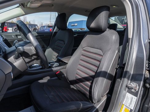 Used 2013 Ford Fusion SE image 16