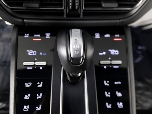 Certified 2023 Porsche Macan S AWD/4WD image 32