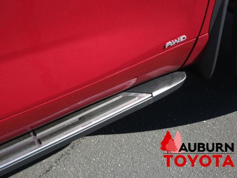 New 2026 Toyota Highlander Platinum image 3