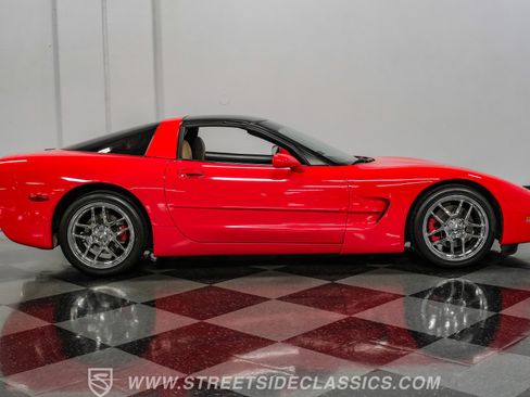 Used 1998 Chevrolet Corvette Coupe w/ Roof Pkg RWD image 15