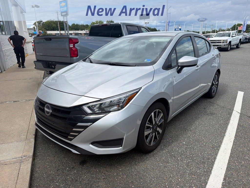 Used 2025 Nissan Versa SV FWD image 1