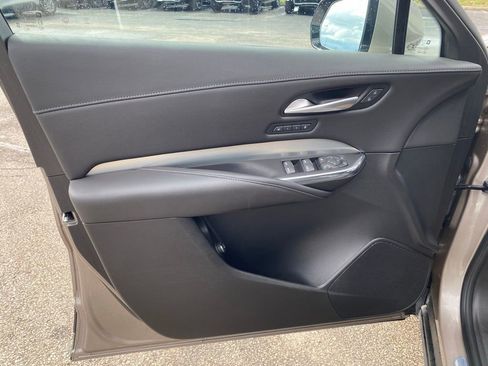 Used 2023 Cadillac XT4 Premium Luxury w/ Cold Weather Package image 9