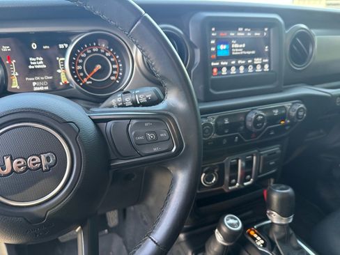 Used 2022 Jeep Wrangler Willys image 11