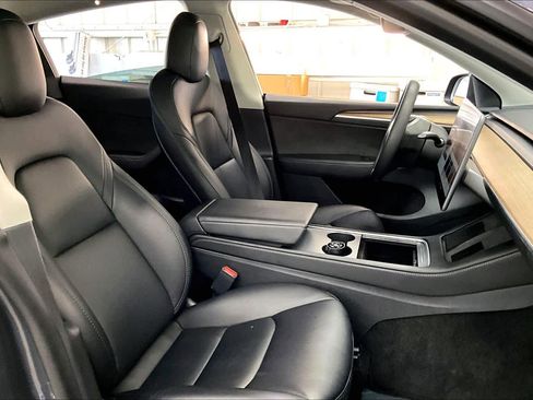 Used 2023 Tesla Model Y Performance image 10