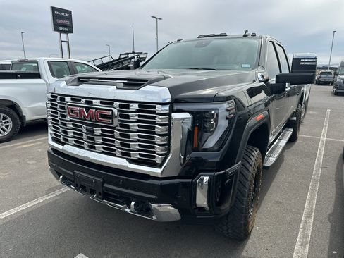 Used 2025 GMC Sierra 3500 Denali w/ Denali Reserve Package AWD/4WD image 1