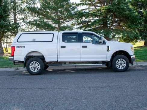 Used 2019 Ford F250 XLT w/ Camper Package image 7