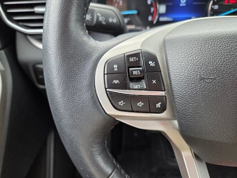 Used 2023 Ford Explorer XLT w/ Equipment Group 202A RWD image 32