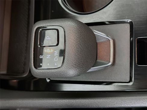 Used 2023 Nissan Rogue S AWD/4WD image 15