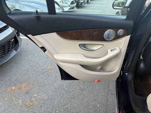 Used 2015 Mercedes-Benz C 300 4MATIC Sedan image 24